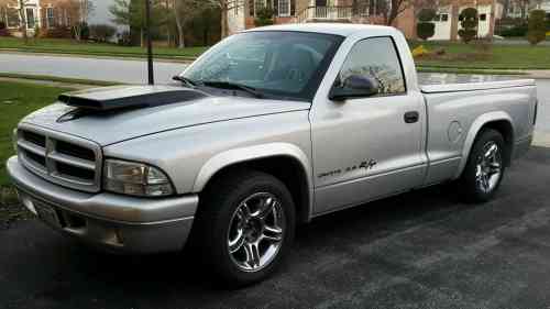 2002 DODGE DAKOTA