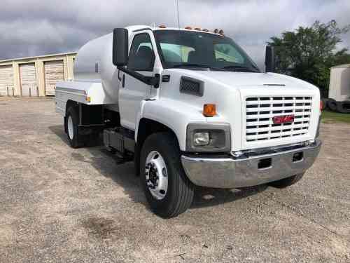 2005 GMC C7