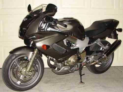 2005 HONDA VTR1000F SUPERHAWK