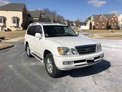 2005 LEXUS LX