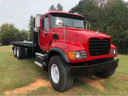 2005 MACK CV