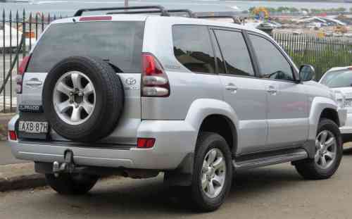 2005 TOYOTA LAND CRUISER