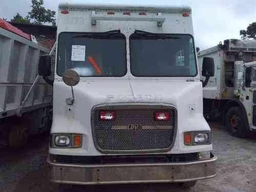 2006 FREIGHTLINER MT 55 CHASSIS