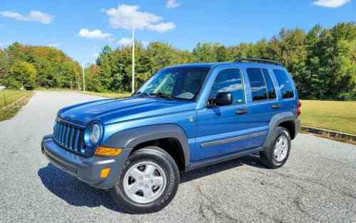 2006 JEEP LIBERTY SPORT