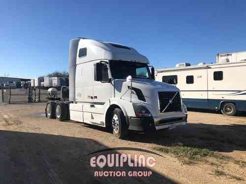 2008 VOLVO TRUCK VNL