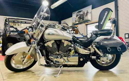 2009 HONDA VTX1300R