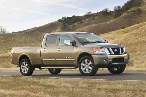 2009 NISSAN TITAN