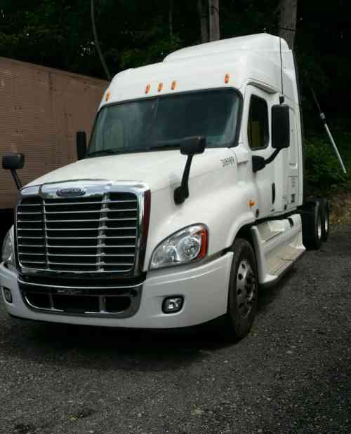 2010 FREIGHTLINER CASCADIA