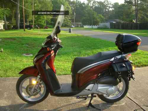 2010 HONDA SH150I
