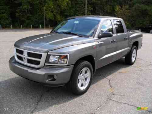 2011 DODGE DAKOTA