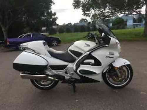 2011 HONDA ST1300PA