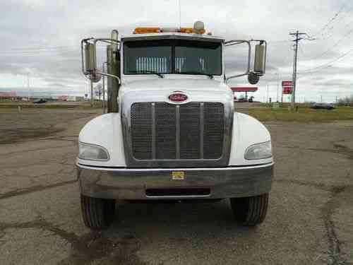 2011 PETERBILT 348