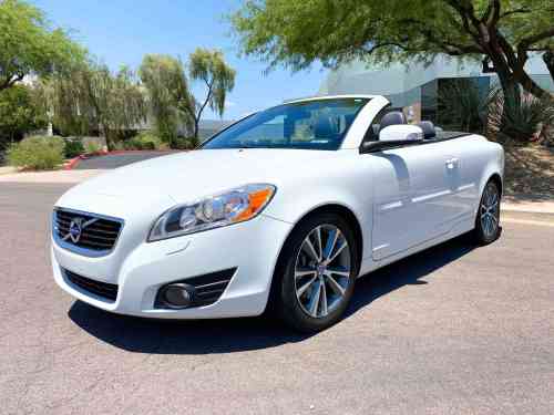 2011 VOLVO C70