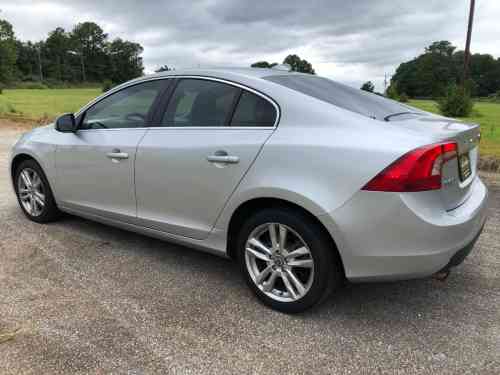 2012 VOLVO S60 T5