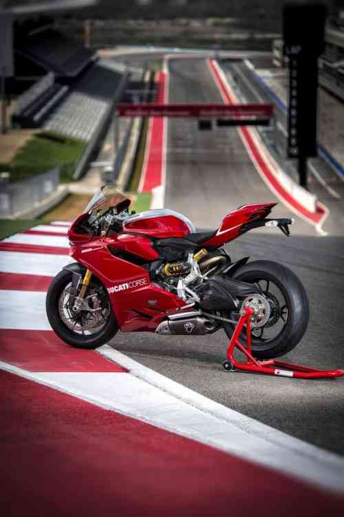 2013 DUCATI SUPERBIKE