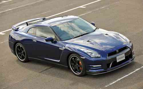 2013 NISSAN GT-R