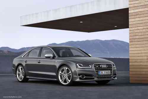 2014 AUDI S8