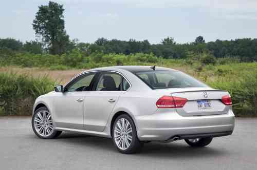 2014 VOLKSWAGEN PASSAT SE   SPORT