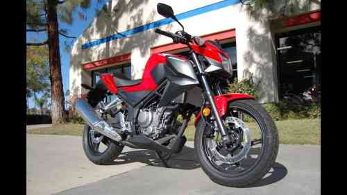 2015 HONDA CB300F