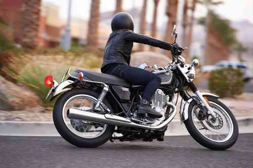 2015 YAMAHA SR400C