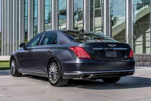 2017 GENESIS G90