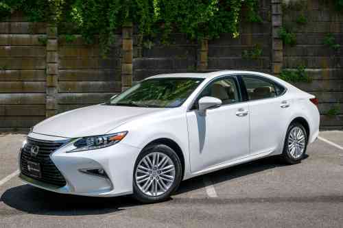 2017 LEXUS ES