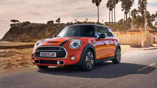 2018 MINI COOPER