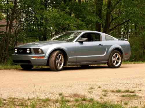 2005 FORD MUSTANG