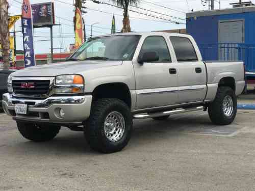 2005 GMC SIERRA