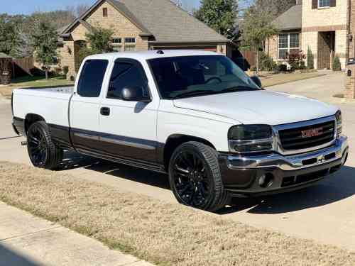 2005 GMC W4