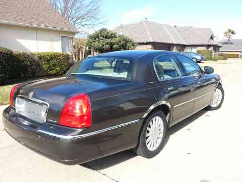 2005 LINCOLN TOWN CAR