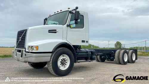 2005 VOLVO TRUCK  VHD