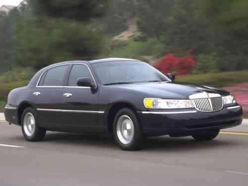 2006 LINCOLN TOWN CAR