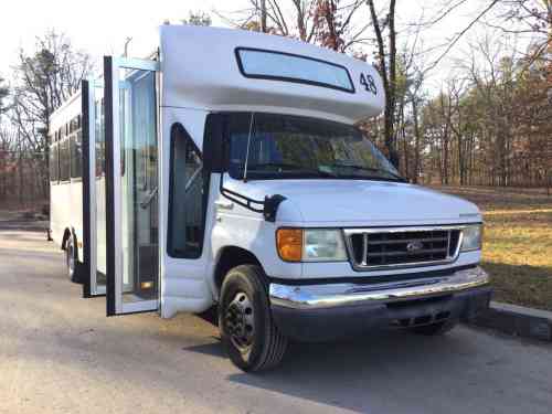 2007 FORD E-450