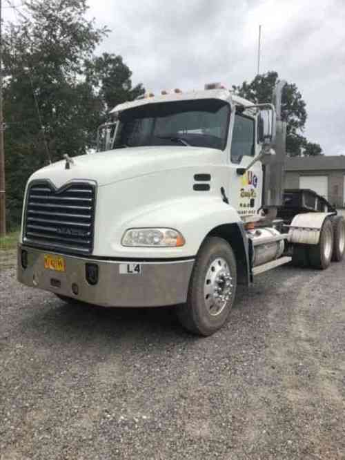 2007 MACK CXP