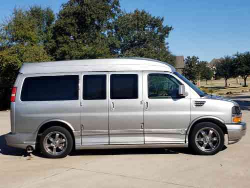 2010 CHEVROLET EXPRESS