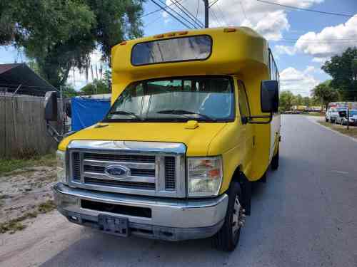 2010 FORD E-450