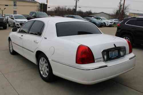 2010 LINCOLN TOWN CAR