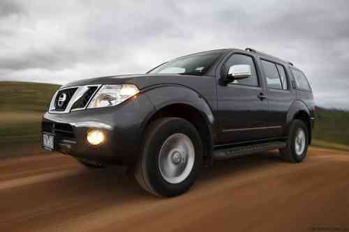 2010 NISSAN PATHFINDER