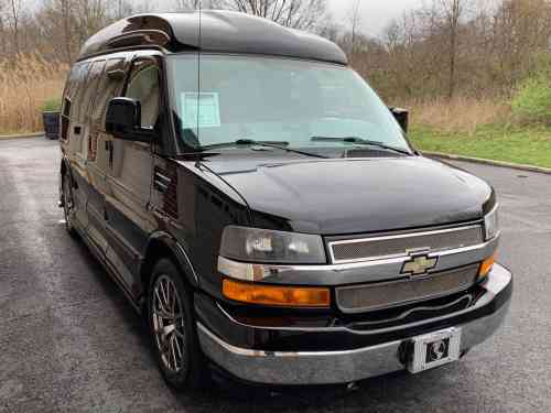 2011 CHEVROLET EXPRESS