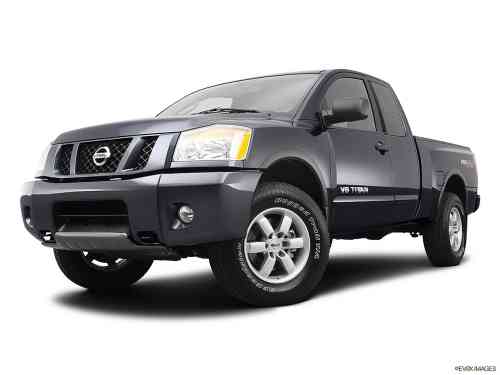 2011 NISSAN TITAN