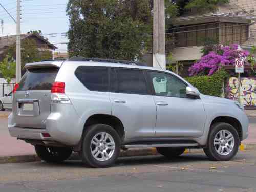 2011 TOYOTA LAND CRUISER