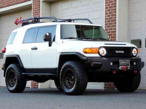 2012 TOYOTA FJ CRUISER