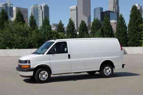 2013 CHEVROLET EXPRESS