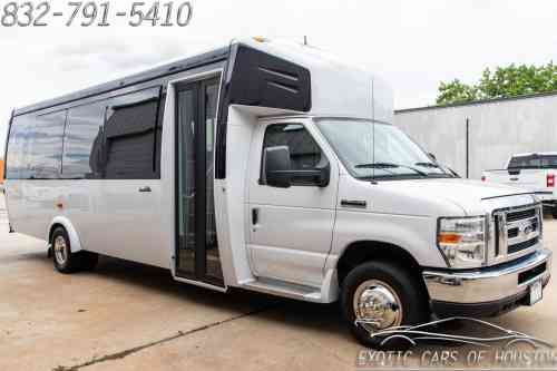 2013 FORD E-450