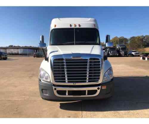 2013 FREIGHTLINER CASCADIA