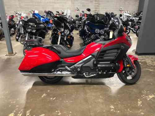 2013 HONDA GL1800B GOLD WING F6B