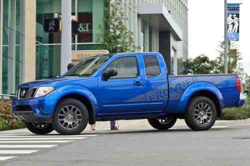 2013 NISSAN FRONTIER