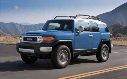 2013 TOYOTA FJ CRUISER