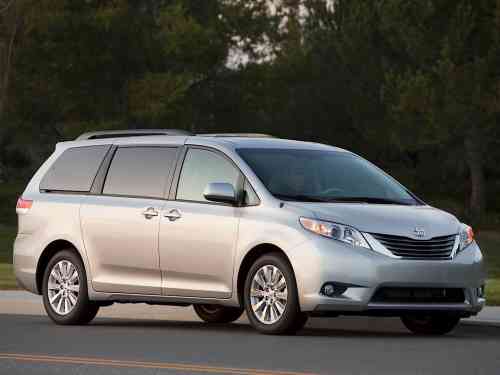 2013 TOYOTA SIENNA